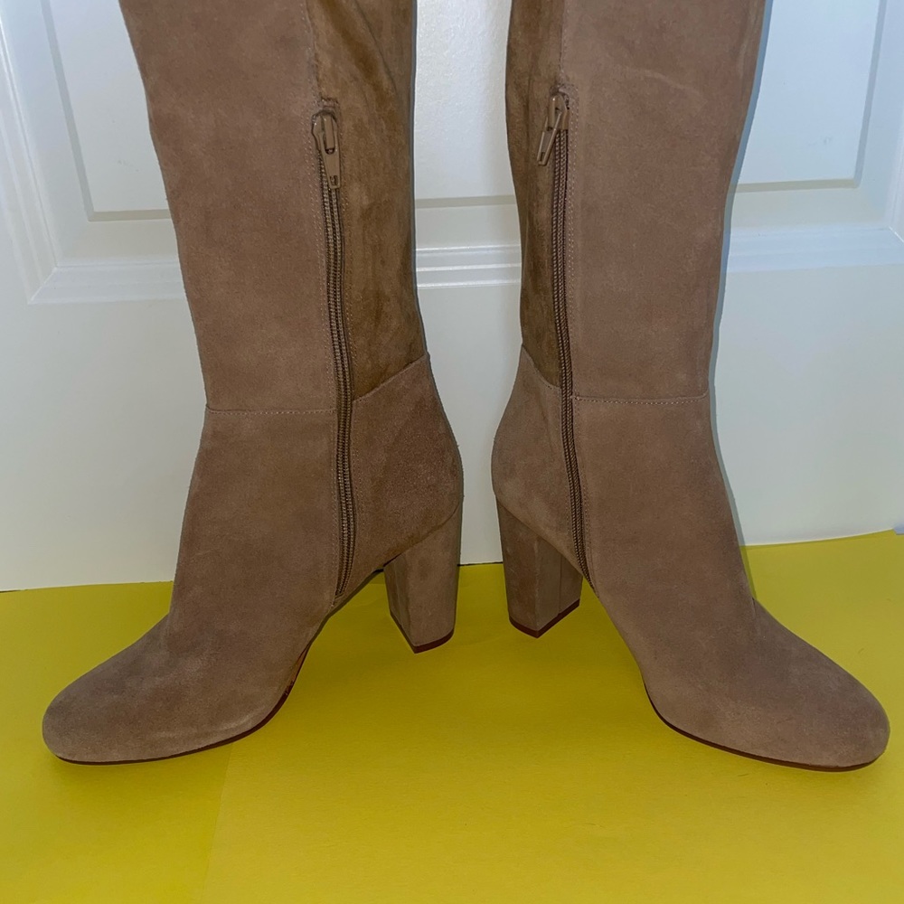 Vince Camuto Beige Suede Boots. Size 8.5 - Picture 6 of 11